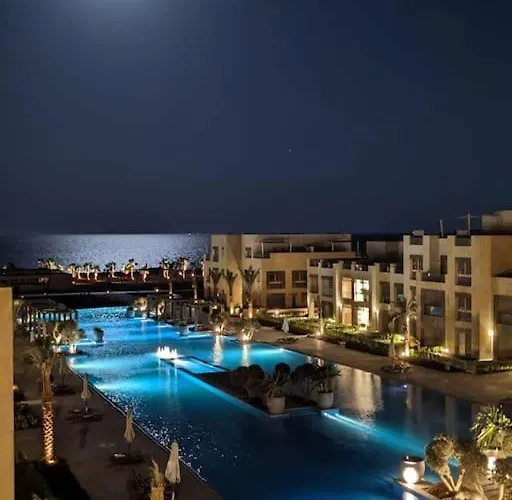 Mangroovy - 2br La Blanca Pool View