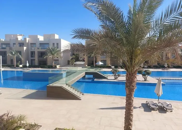 Mangroovy - 2br La Blanca Pool View Appartement *