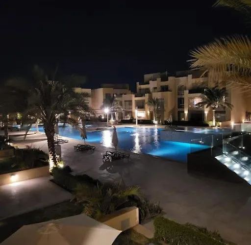 Mangroovy - 2br La Blanca Pool View *