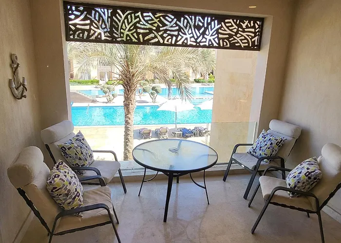 Mangroovy - 2br La Blanca Pool View