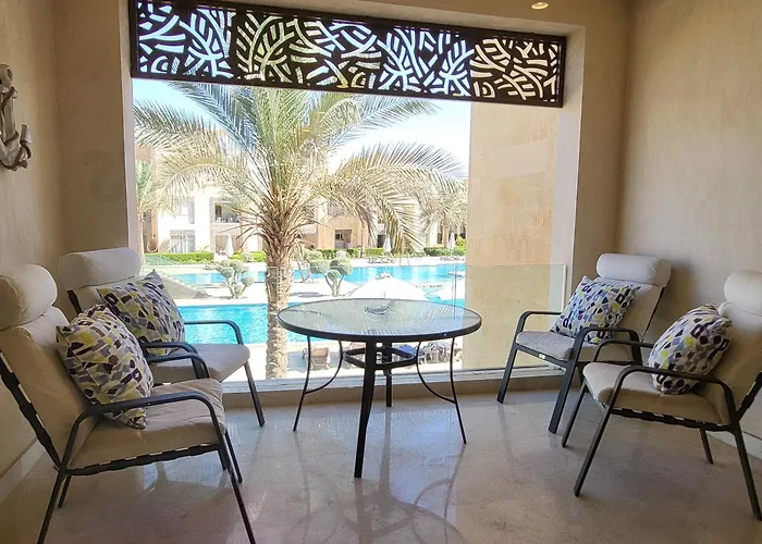 Mangroovy - 2br La Blanca Pool View *