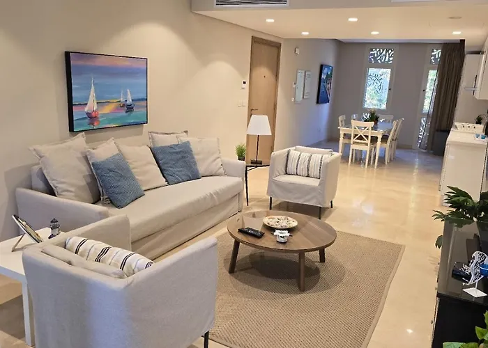 Mangroovy - 2br La Blanca Pool View *