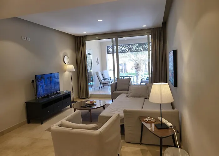 Mangroovy - 2br La Blanca Pool View